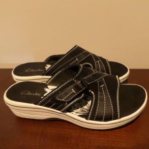 Women's Clarks Sandals, Size 10M, Black & White